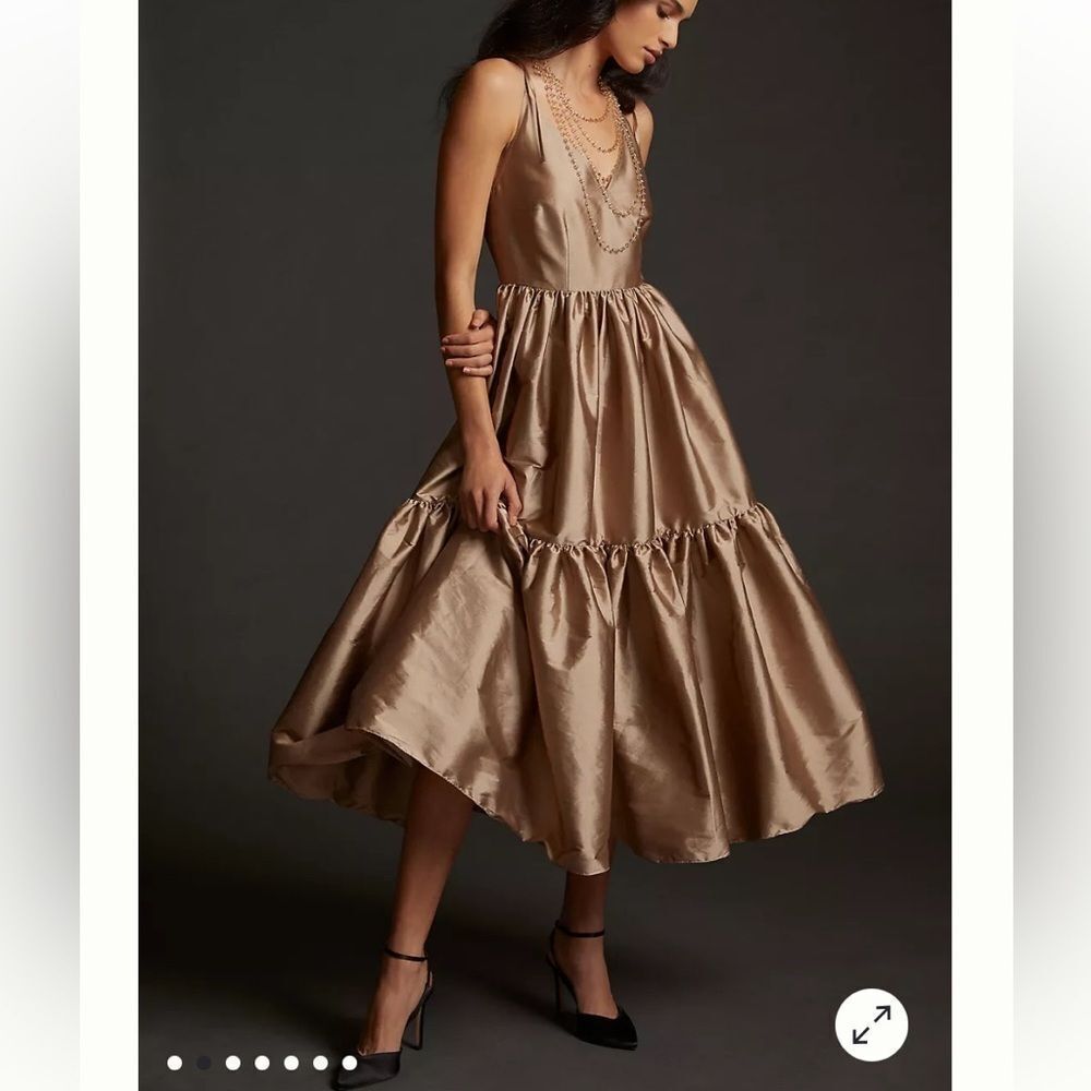 Dress BLONI by Anthropologie 
Tiered V-neck Maxi Dress
$248.00 XS